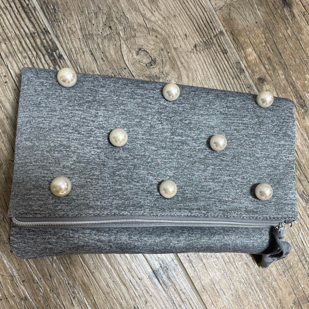 Stella & Dot Madison Gray White Pearls Foldover Clutch Purse Women’s